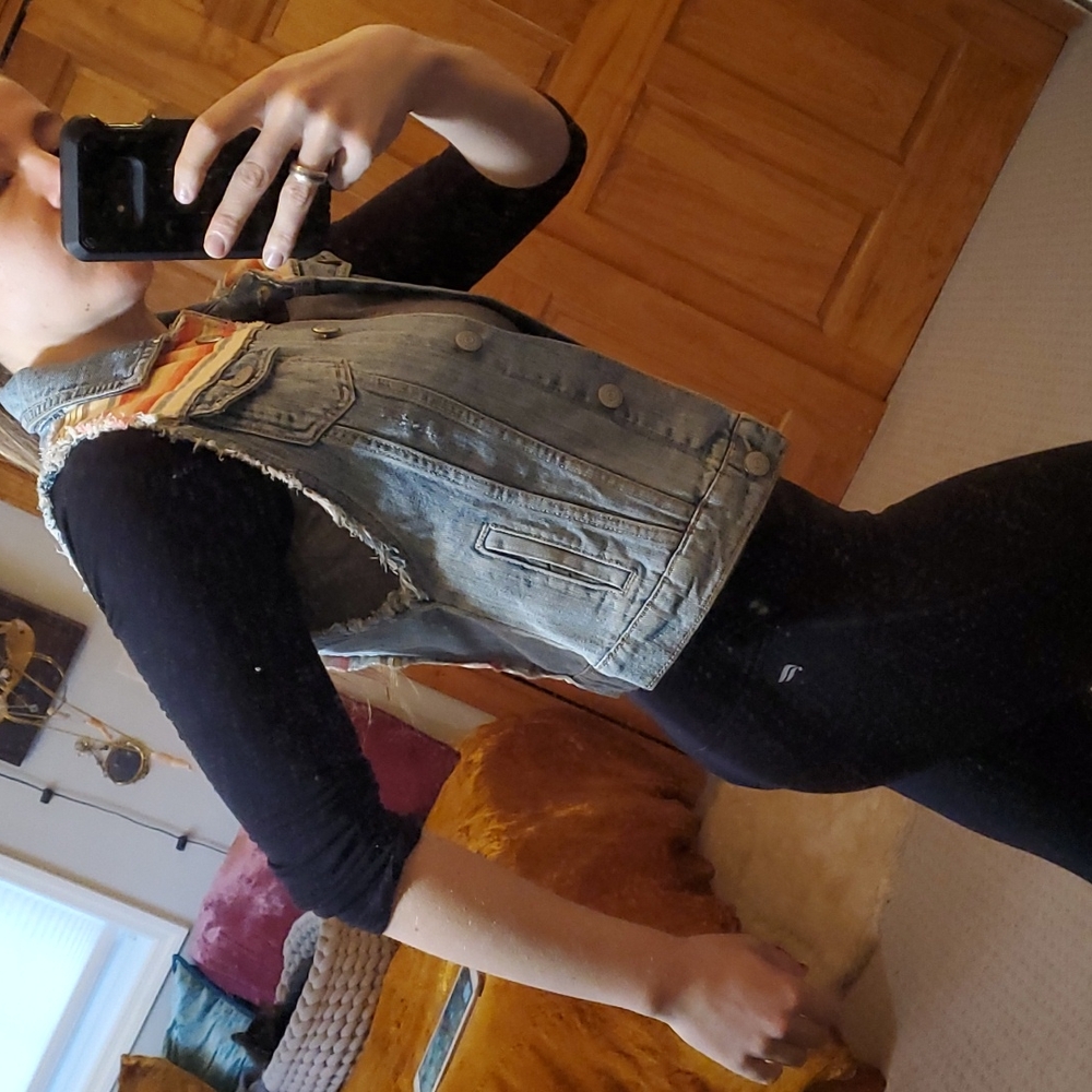 Custom patch denim vest - Picture 11 of 12